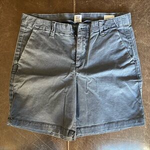 GAP for Good Shorts w/ detail down side